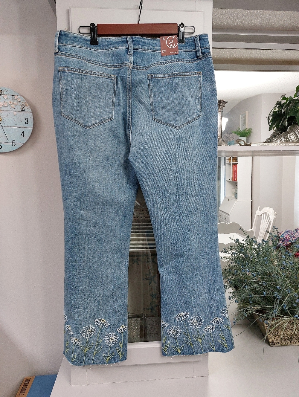 Driftwood Jeans Rory Flare Daisies 14 NWT - Picture 2 of 3